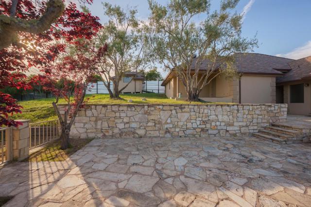 54 Corral De Tierra Road, Salinas CA: https://media.crmls.org/mediaz/380f2be3-54a5-4261-96f0-ba0b80ca974b.jpg