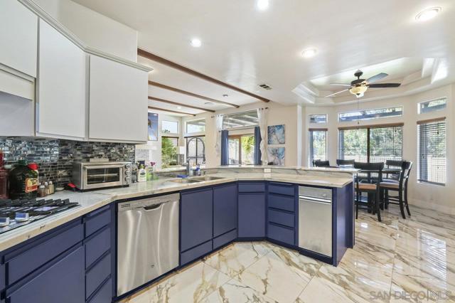 10405 White Birch Dr, San Diego CA: https://media.crmls.org/mediaz/380f3041-cc73-44b9-975b-9d86b2ee4d27.jpg
