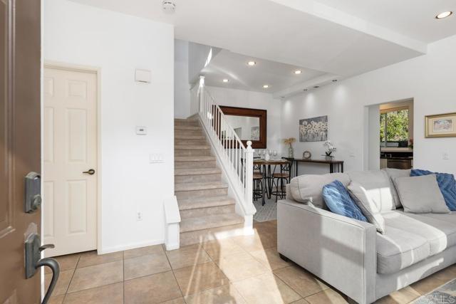 Detail Gallery Image 7 of 38 For 12415 Ruette Alliante, San Diego,  CA 92130 - 4 Beds | 2/1 Baths