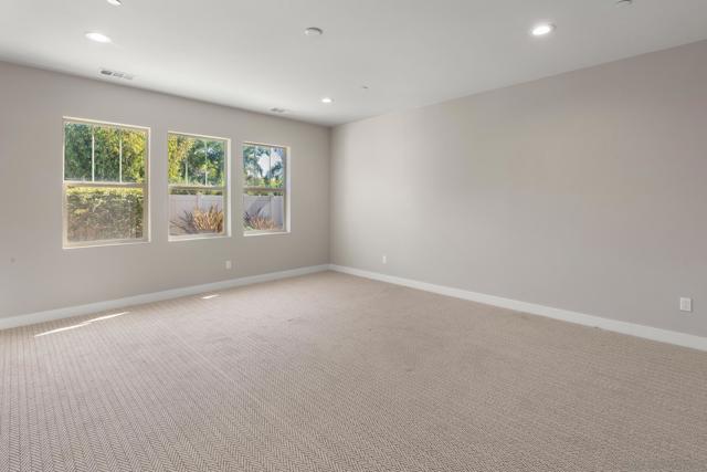 1525 Manzanita Hollows, Vista CA: https://media.crmls.org/mediaz/38101dc1-6bba-40be-a681-a78150cd14c2.jpg