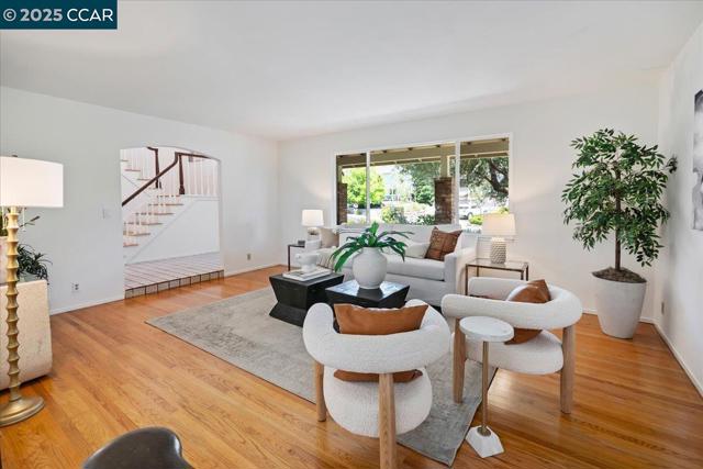 681 Rock Oak Rd, Walnut Creek CA: https://media.crmls.org/mediaz/38102cf0-241a-4fae-a06b-fc3878ba9f5c.jpg
