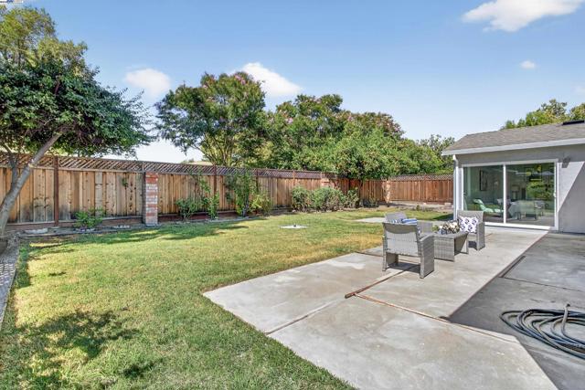 4217 Waycross Ct, Pleasanton CA: https://media.crmls.org/mediaz/381065dc-3c2e-40cb-85b8-d8012f0345d8.jpg