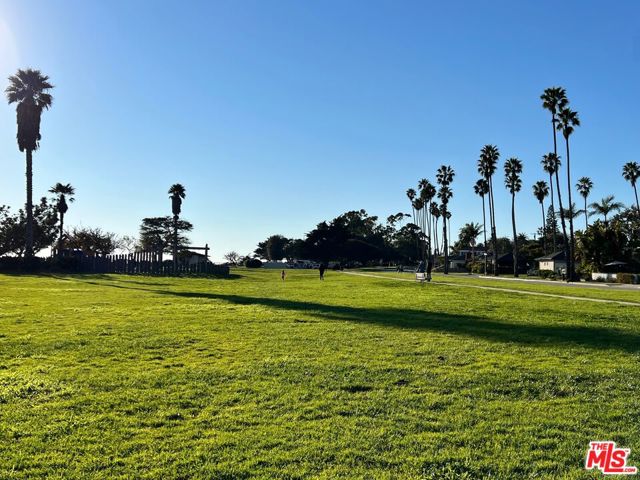 1312 Shoreline Drive, Santa Barbara CA: https://media.crmls.org/mediaz/3810a0f8-e992-4502-be42-8f2c513a84e5.jpg