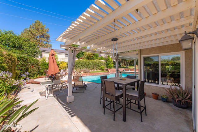 3581 Rachael Avenue, Simi Valley CA: https://media.crmls.org/mediaz/381186a2-2ed9-4170-827d-af9242bf9242.jpg