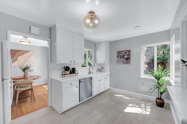 1633 Dallas Court, Los Altos CA: https://media.crmls.org/mediaz/38119c77-0c18-4377-8b5a-f1c468603318.jpg