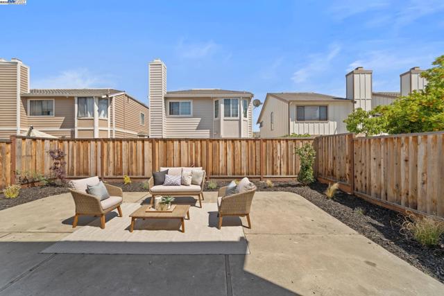 3664 Thrush Terrace, Fremont CA: https://media.crmls.org/mediaz/3811bee1-5fa7-4e6e-82b1-44caa441ffad.jpg