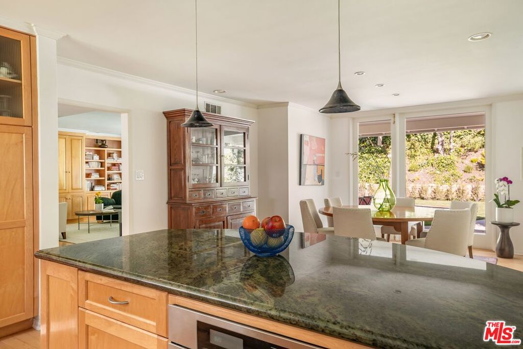 MLS #25590401 image #15