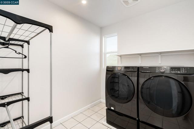 9603 Del Seis Dr, Sacramento CA: https://media.crmls.org/mediaz/3812a6d1-f485-4b0b-9474-38fa1da2ba06.jpg
