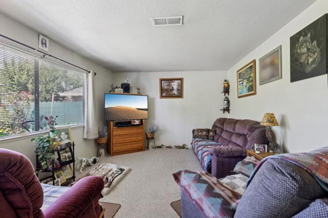 880 Apricot Lane, Hollister CA: https://media.crmls.org/mediaz/3812d425-5ac1-4512-987e-bba586627df2.jpg