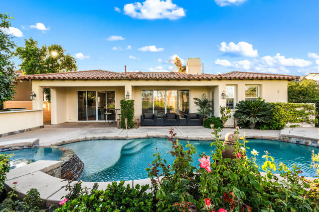 56648 Palms Drive, La Quinta CA: https://media.crmls.org/mediaz/3812ee06-3ba5-4323-83da-547f30649220.jpg