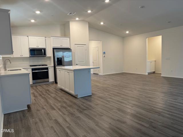 4251 Avenue J-3, Lancaster CA: https://media.crmls.org/mediaz/38131153-c05c-48fc-a978-e25d27b78de9.jpg