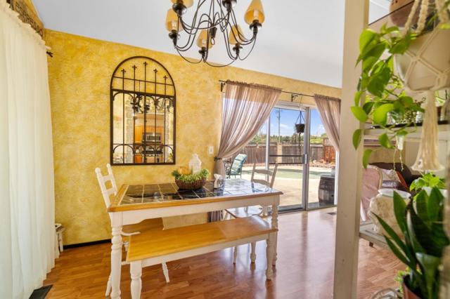 2280 Zoria Circle, San Jose CA: https://media.crmls.org/mediaz/38134149-438a-452e-be3f-f506c4f2c122.jpg