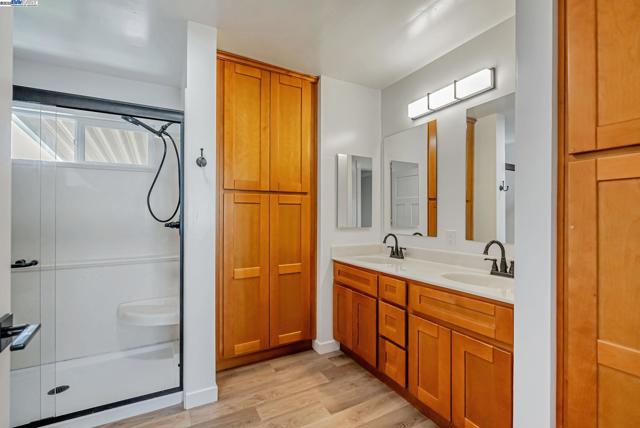 29270 Sandburg Way, Hayward CA: https://media.crmls.org/mediaz/38134225-9759-4d56-ada9-3d921fc7169e.jpg