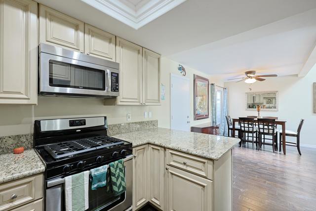Detail Gallery Image 14 of 36 For 1415 1st St, Coronado,  CA 92118 - 2 Beds | 3 Baths