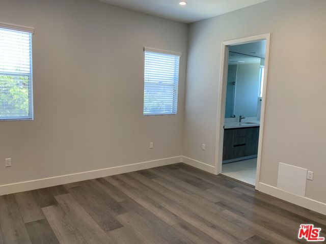 1721 GRANVILLE Avenue, Los Angeles CA: https://media.crmls.org/mediaz/3814c86a-18fb-4ac6-9400-c1c507c2ba58.jpg