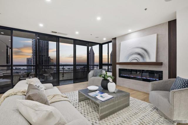Image 1 of 1 For 700 Front St #1402  1402