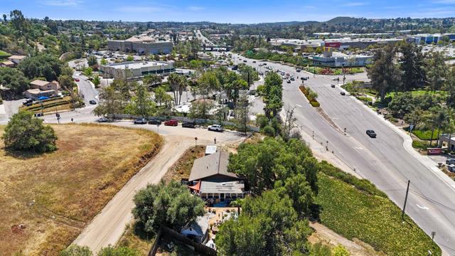 Detail Gallery Image 9 of 17 For 246 Robelini Dr, Vista,  CA 92083 - – Beds | – Baths