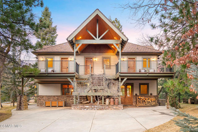 32310 Hummingbird Court, Running Springs CA: https://media.crmls.org/mediaz/3815fb1e-8c12-4333-94e1-cc0338fd300d.jpg
