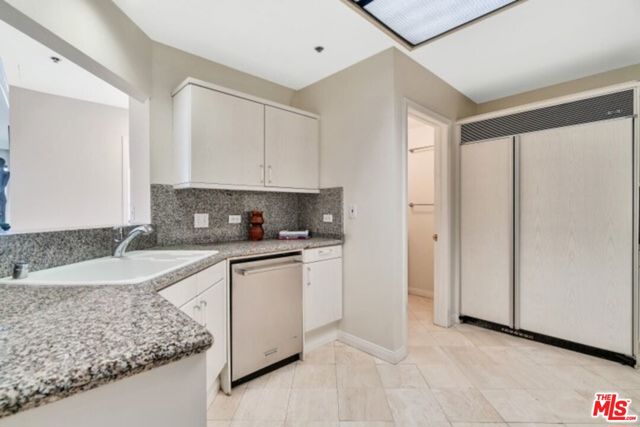 10724 Wilshire Boulevard, Los Angeles CA: https://media.crmls.org/mediaz/381734cd-b2a9-4969-af3f-704a8bf78912.jpg