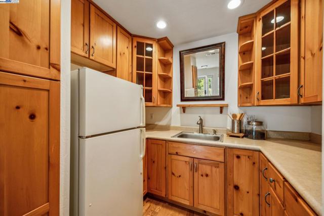 628 Saint Mary St, Pleasanton CA: https://media.crmls.org/mediaz/3818dca1-18ba-4b82-850f-12c6c4f2b84e.jpg
