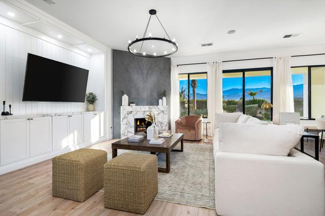 33 Calle La Reina, Rancho Mirage CA: https://media.crmls.org/mediaz/3818ffb2-b56b-4519-a920-1ff00a707ff7.jpg