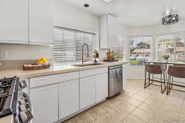 5341 Gooseberry Way, Oceanside CA: https://media.crmls.org/mediaz/38197d97-6c58-4007-b8a2-1f6a07a4a70c.jpg