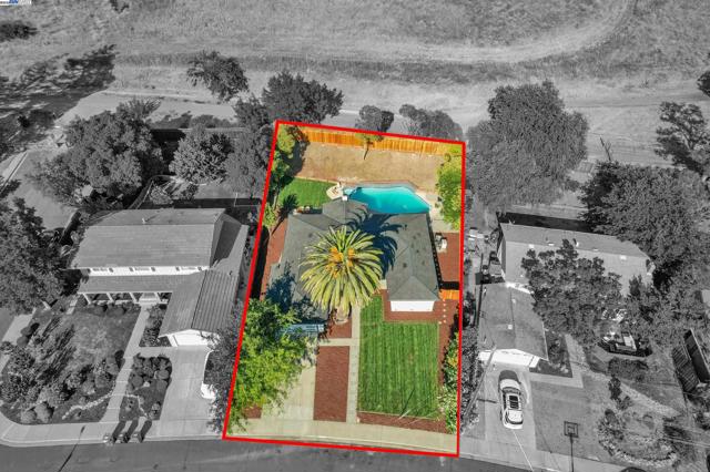 3613 perada dr, Walnut Creek CA: https://media.crmls.org/mediaz/381a22e1-bff5-4aac-821b-7f02cdba22fc.jpg