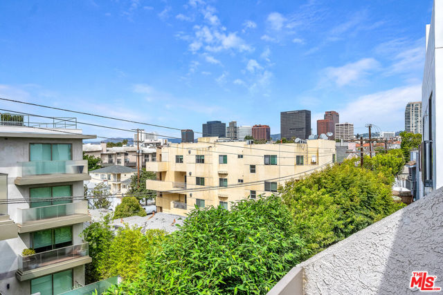 1655 Selby Avenue, Los Angeles CA: https://media.crmls.org/mediaz/381b02f7-31cf-4b24-ab27-0f3033f53f03.jpg