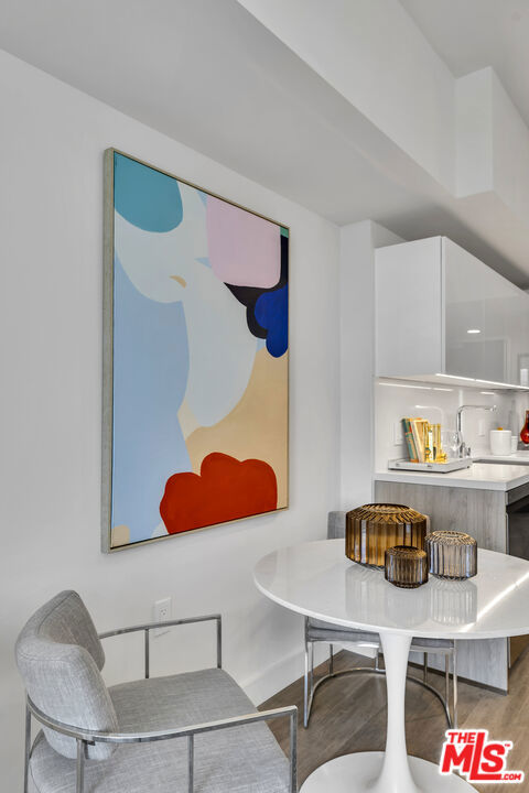 2801 Sunset Place, Los Angeles CA: https://media.crmls.org/mediaz/381b970a-c857-4d22-8d68-5f7ae88941fa.jpg