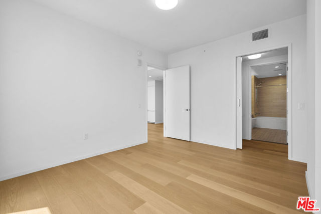 877 Francisco Street, Los Angeles CA: https://media.crmls.org/mediaz/381c29bf-8106-4481-8204-c3d34d00c8ec.jpg