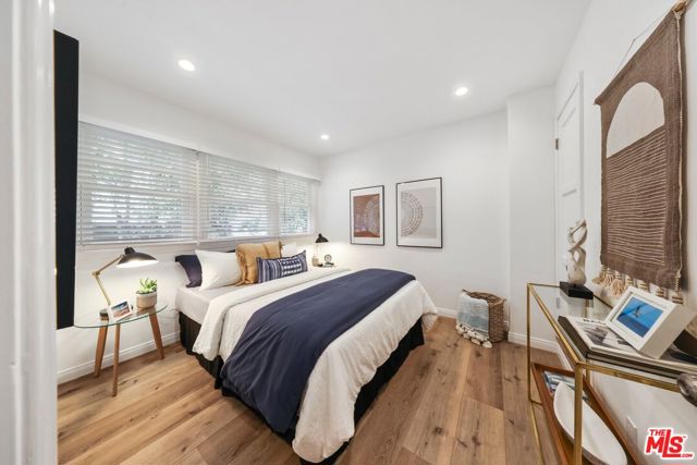 817 6th Street, Santa Monica CA: https://media.crmls.org/mediaz/381c5795-83a8-4c8c-b4ee-db441e83c6a1.jpg
