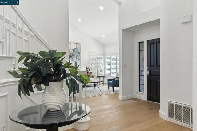 316 Valley High Dr, Pleasant Hill CA: https://media.crmls.org/mediaz/381c77c9-32c5-44e8-a0e9-e2c9dbd13791.jpg