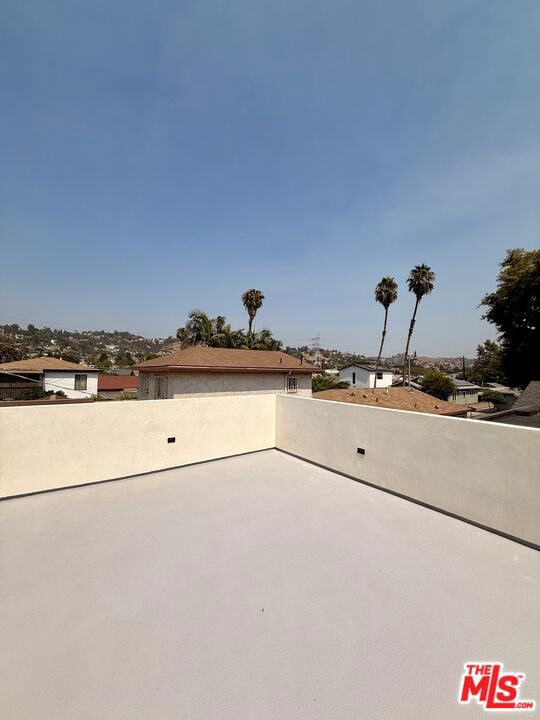 2427 Shoredale Avenue, Los Angeles CA: https://media.crmls.org/mediaz/381cdfa3-f459-4428-9a32-29a8ec192d36.jpg