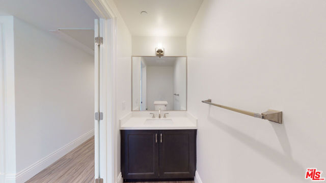 8700 Chalmers Drive, Los Angeles CA: https://media.crmls.org/mediaz/381d8004-50f0-46db-a121-ebfad55b5978.jpg