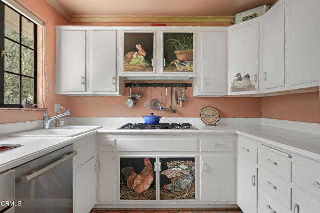 818 Huntington Garden Drive, San Marino CA: https://media.crmls.org/mediaz/381e61ce-80fd-4693-9884-667c5eedb850.jpg