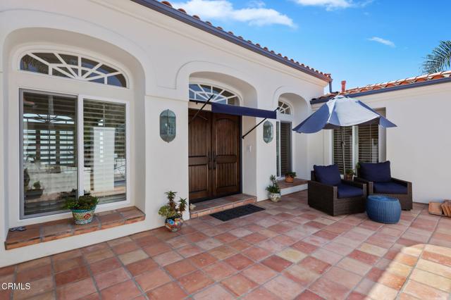 518 Lincoln Drive, Ventura CA: https://media.crmls.org/mediaz/381ebca8-8b24-4454-9aca-8d5aa13dcf3b.jpg
