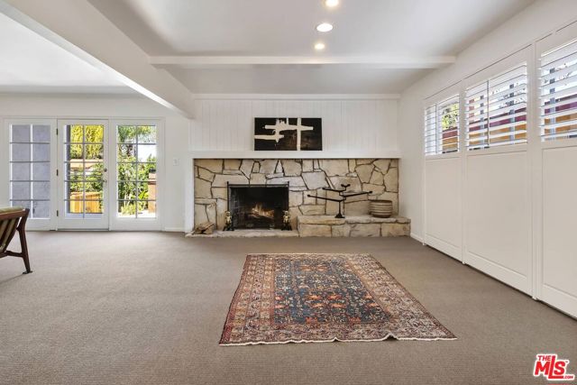 4247 SESPE Avenue photo 9