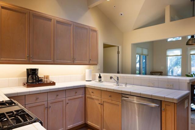 5466 Quail Way, Carmel Valley CA: https://media.crmls.org/mediaz/38209571-d7b9-4fe7-9f2f-4e6503fb4ce9.jpg