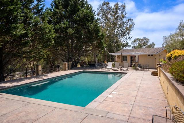 3225 Hillman Lane, Royal Oaks CA: https://media.crmls.org/mediaz/3821386f-a3f4-42f4-911c-29f2ae18c83f.jpg