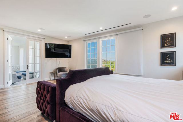 6 Bed Home for Sale in Calabasas, California