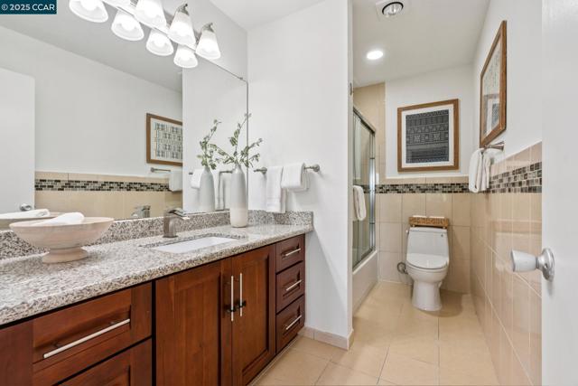 500 Vernon, Oakland CA: https://media.crmls.org/mediaz/38221df3-fb9e-4d44-9f29-fcdd5edbf80d.jpg