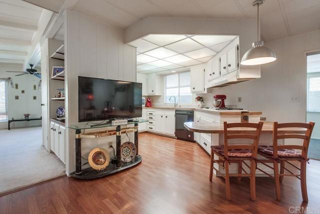 Detail Gallery Image 12 of 48 For 276 N El Camino Real #97,  Oceanside,  CA 92058 - 2 Beds | 2 Baths