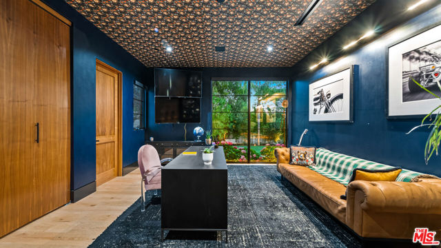 18762 Wells Drive, Tarzana CA: https://media.crmls.org/mediaz/3823d417-f005-4195-9d29-df934c57a1ec.jpg