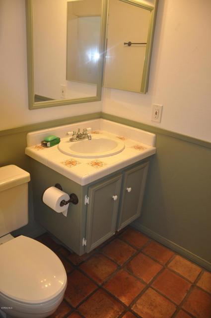 1174 S Westlake Boulevard, Westlake Village CA: https://media.crmls.org/mediaz/38248f42-ef8a-4115-aad4-36abbe75e836.jpg