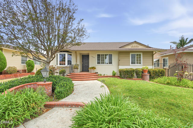 15359 La Salos DR