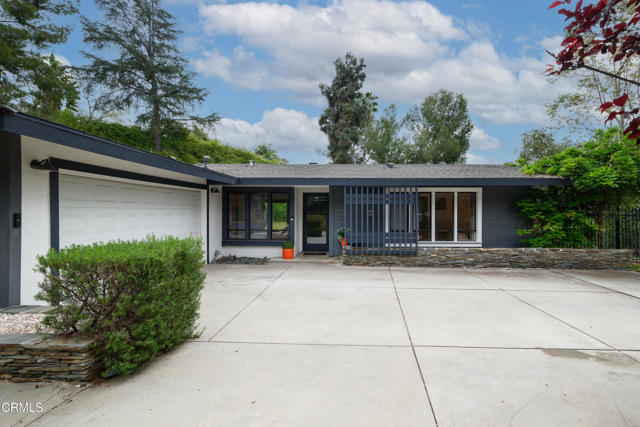Detail Gallery Image 1 of 34 For 1445 Washburn Rd, Pasadena,  CA 91105 - 3 Beds | 2 Baths
