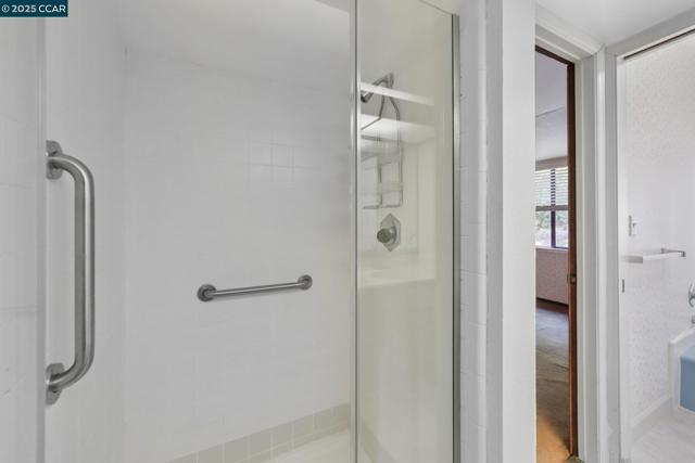 58 Saint Andrews Ln, Alamo CA: https://media.crmls.org/mediaz/38258296-994e-4695-97f5-5e52176d333d.jpg