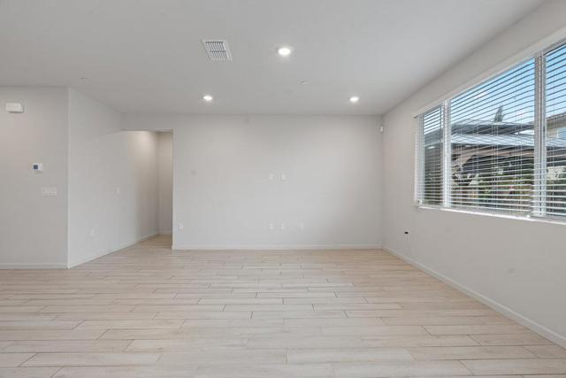 2141 Wildflower Drive, Hollister CA: https://media.crmls.org/mediaz/38263b4b-fa4e-4dc2-9d99-a1dda3a0a0b5.jpg