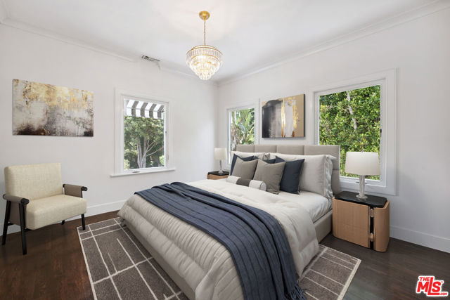 1033 N La Jolla Avenue, West Hollywood CA: https://media.crmls.org/mediaz/38265b6f-f063-4d3d-a69d-f06c7b90e149.jpg