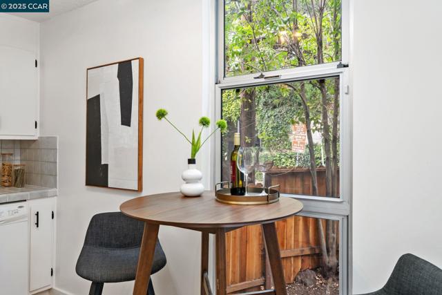 2 Panoramic Way, Berkeley CA: https://media.crmls.org/mediaz/38272ed5-59fa-40b1-9e30-e074cc98a321.jpg